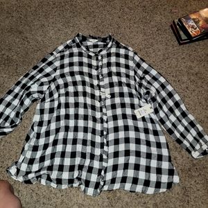 Black and white button up shirt